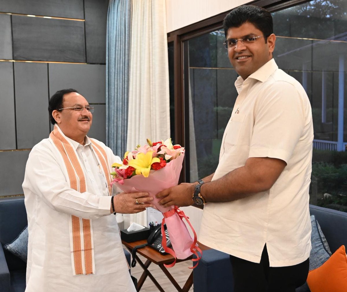 दिल्ली में भाजपा के राष्ट्रीय अध्यक्ष श्री जेपी नड्डा <a href="/JPNadda/">Jagat Prakash Nadda</a> जी से मुलाकात कर भविष्य की राजनीति से जुड़े विषयों पर चर्चा की।