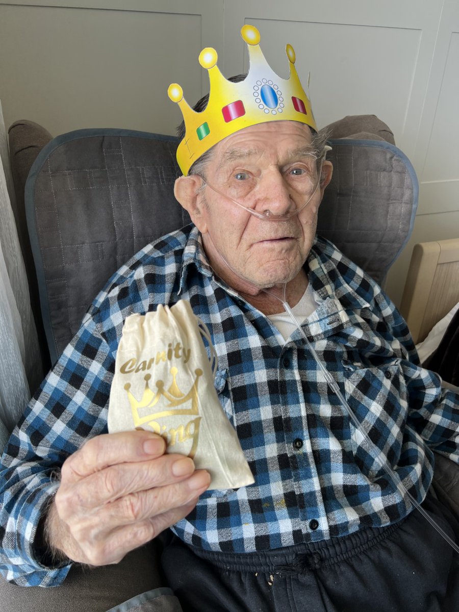carinity_org's tweet image. Carinity Brownesholme #agedcare community in #Highfields has held a celebration to rival the coronation of King Charles III! Male residents donned the #crown to receive a bag of goodies fit for a king! #hailtheking #Brownesholme #CarinityAgedCare  #Toowoomba #LivingWithPurpose