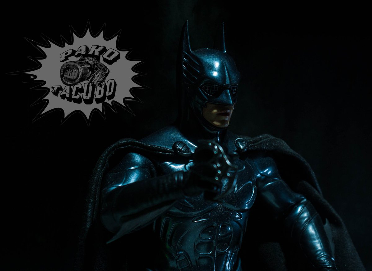 Tadeo34286975's tweet photo. La fotito con la que iniciamos la semana 

#pakotacvboart 📸🇲🇽
#Batman 
#batmanforever
#batmanmundo 
#hottoys
#hottoysbatman https://t.co/VNlgvPuWwp