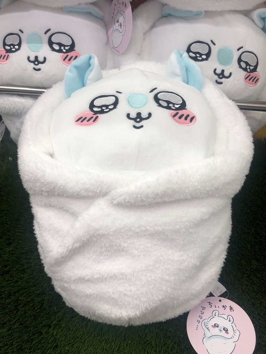 新景品入荷情報】 『ちいかわ モモンガおくるみBIGぬいぐるみ』 大人気