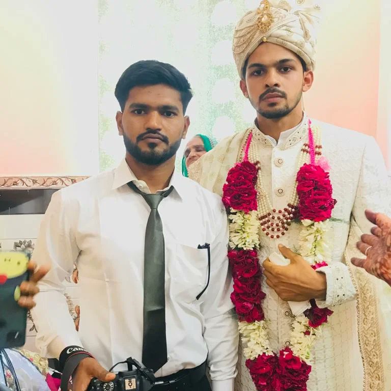 Istiyak1996's tweet photo. हो तेरा पिया इतना हसीन कैसे
मुझसे यह पूछे आईना
मेरा ही है क्या यह नसीब
अब भी यक़ीन आए ना । #marriage #shadi #educationalhub #Istiyak @educationalhub0 https://t.co/BbFkshUT51