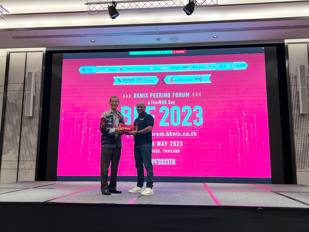 NaveedHaq's tweet image. peeringforum.bknic.co.th @internetsociety is pleased to support #fellowship program .. this year we have 17 fellows attending from Southeast Asia to broaden their #IXP knowledge.