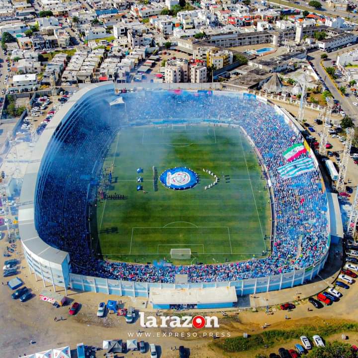 Segunda división ejemplo de afición sin ningún estrella rimbombante lleno total eso es aficion