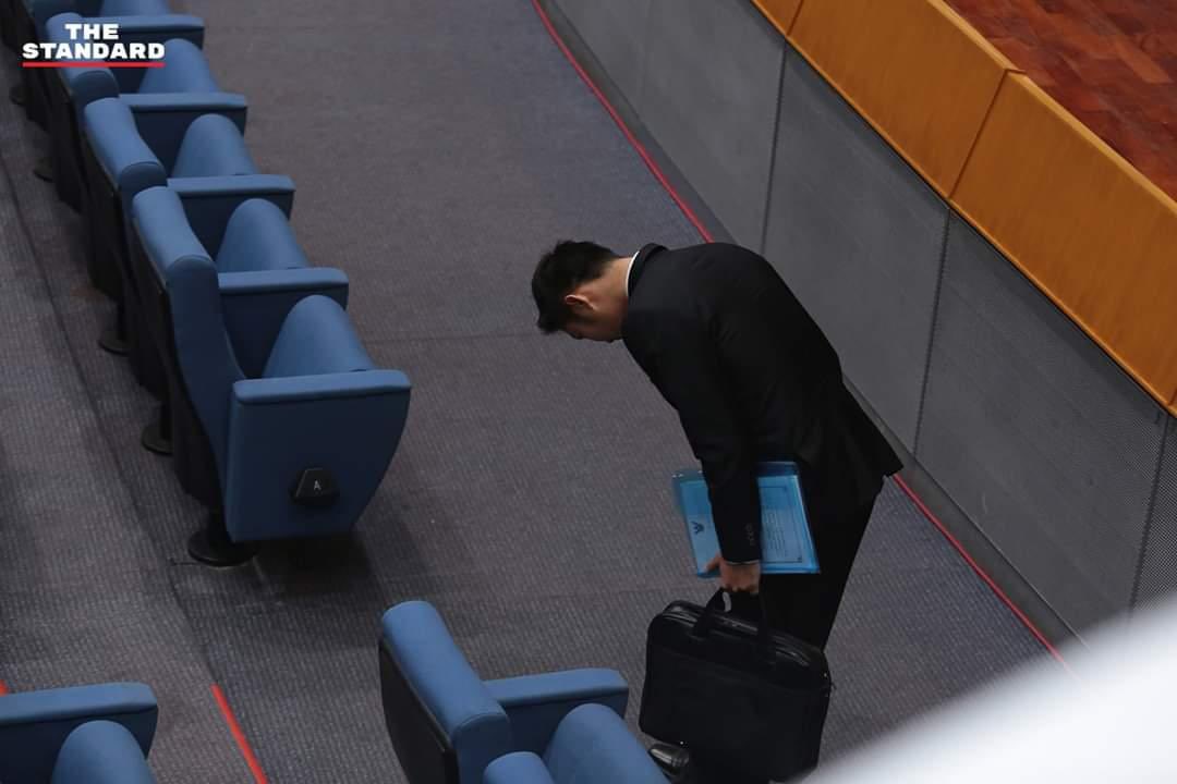 Heartly10678743's tweet image. เห็นหลายคนมองว่าเลือกก้าวไกลเพราะกระแสแต่เราคือหนึ่งในคนที่เลือกก้าวไกลและเพราะธนาธรตลอดสี่ปีที่ผ่านมาเห็นการทำงานของอุดมการณ์ที่สู้เพื่อประชาธิปไตยแกชั้นยังจำวันที่ธนาธรโดนไล่ออกสภาได้เลยยังฝังใจและรอวันที่ชัยชนะเป็นของเขาเลยนะไม่ใช่เพียงกระแสอ่ะ 
#เลือกตั้ง66 
#นายกคนที่30