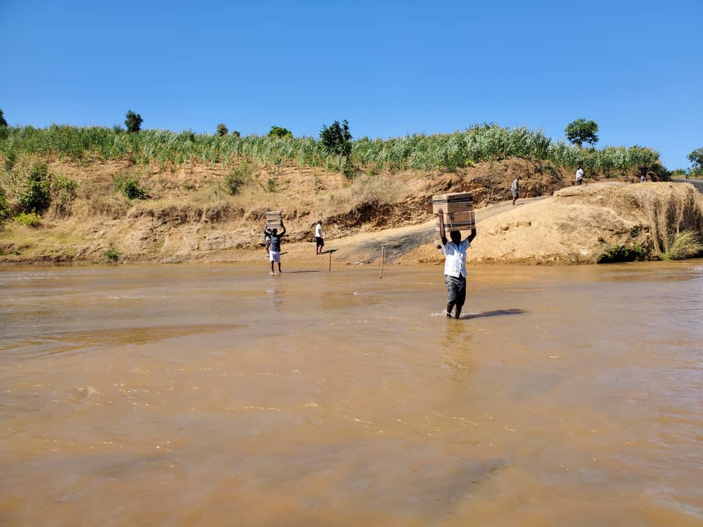 The Malawi typhoid campaign starts today! Over the weekend the Chikwawa District EPI team waded the vaccine where it needed to get, and slept the night with the supplies & vehicle to keep it all safe. #Vaccine heroes doesn't even begin to describe them. Respect! @PreventTyphoid