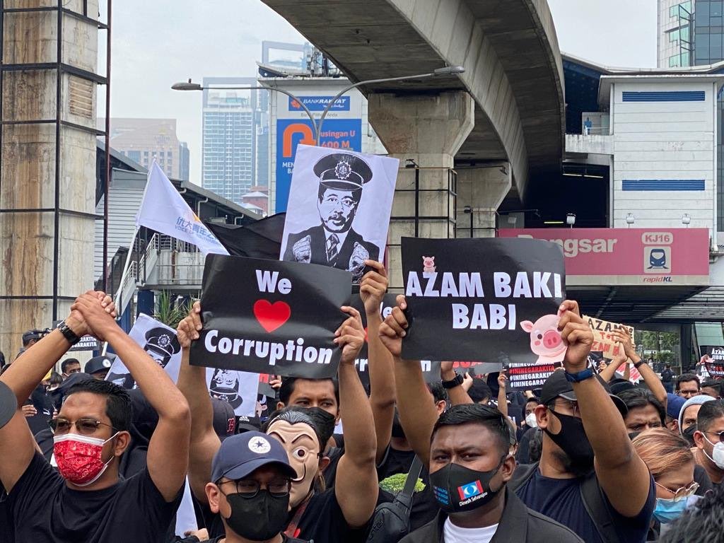 Injang_Nation's tweet photo. Jadi yang ni dulu untuk apa? Ni bukan ludah jilat balik ni. Ni dah serupa berak lepaihtu buat jamuan makan ramai-ramai jadinya. Saja la letak gambaq ni semua balik kot-kot dah lupa. Sebab #RakyatIngat. https://t.co/I29DLxMNVx