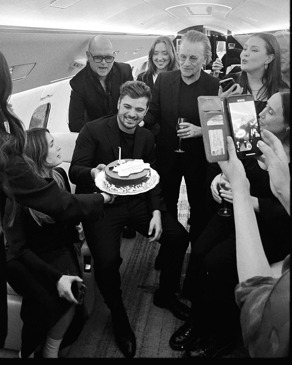 MartinGarrix's tweet photo. Another year around the sun.. very grateful! thanks for all the birthday wishes ❤️❤️ https://t.co/hdkaiF0fmD