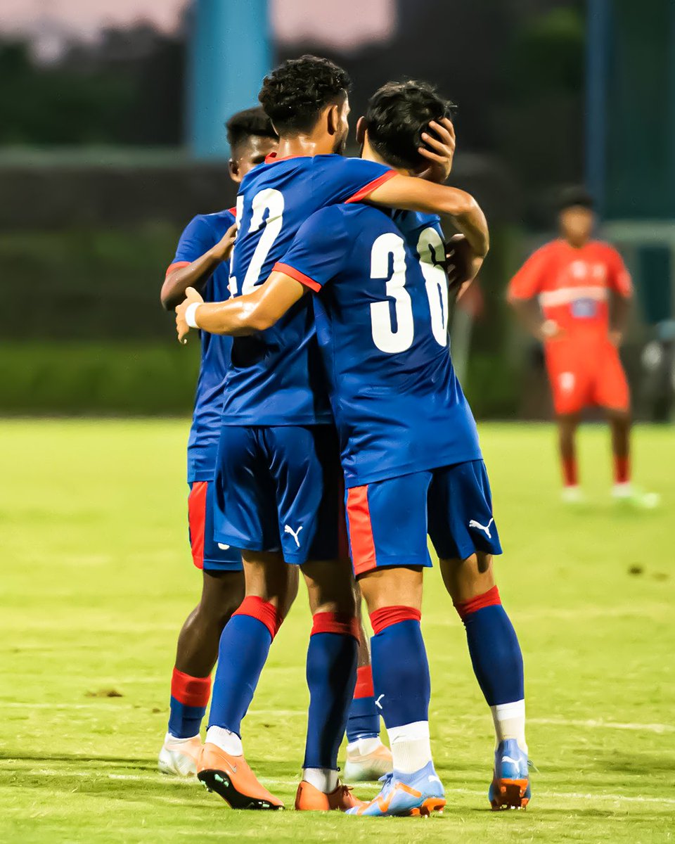 RFYouthSports's tweet photo. ๐ธ #AboutLastNight when @bengalurufc retained their #RFDL! ๐
@ril_foundation | #RelianceFoundationDevelopmentLeague #RFSports #LetsPlay #BFCSDFC https://t.co/Tal5h48fkD