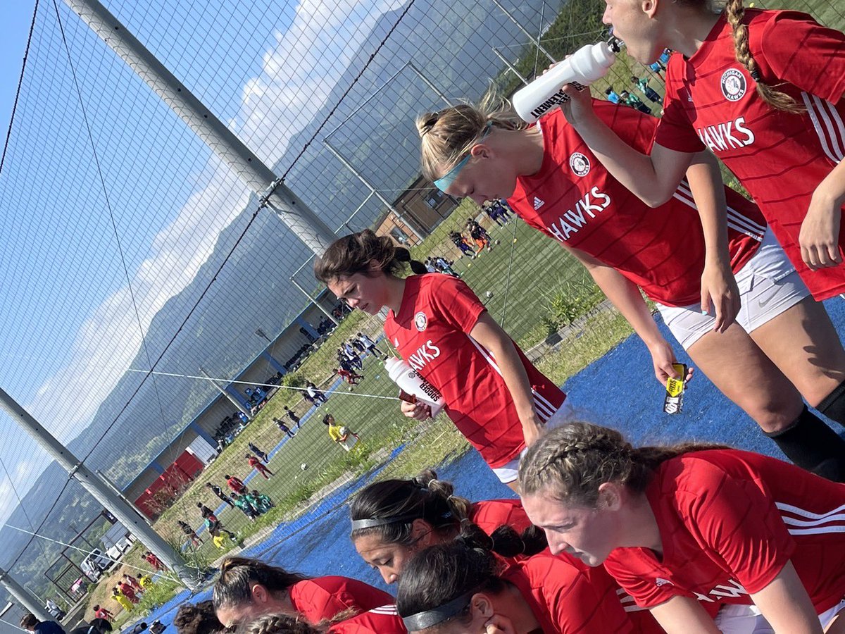 socsupplementjp's tweet photo. ⚽️⚽️⚽️
ミシガン ホークス ECNL。

アメリカの女子ユースチームが来日。
日本のユース年代トップクラスと対戦。

今回、サッカーサプリメントはホークスをサポート。
パフォーマンスを発揮するために。

UP YOUR GAME 

#michiganhawks
#brilliantplus
#女子サッカー
#ユース年代
#サプリメント https://t.co/kBvImLZeb7