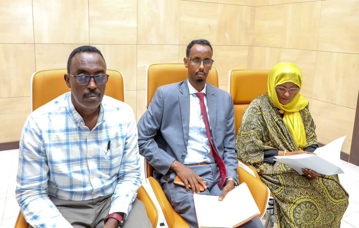 GIECGalmudug's tweet photo. GIEC Board attended Galmudug executives/cabinet meeting chaired by president and vice President to share Galmudug’ one person one man vote preparation plan https://t.co/5J9z5aUz4W