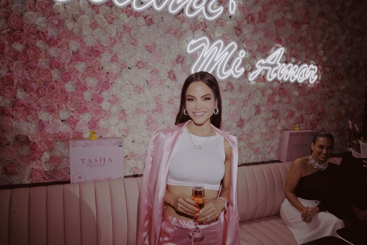 NattiNatasha's tweet photo. Sonríe 💙 https://t.co/w8FIkzQOn6