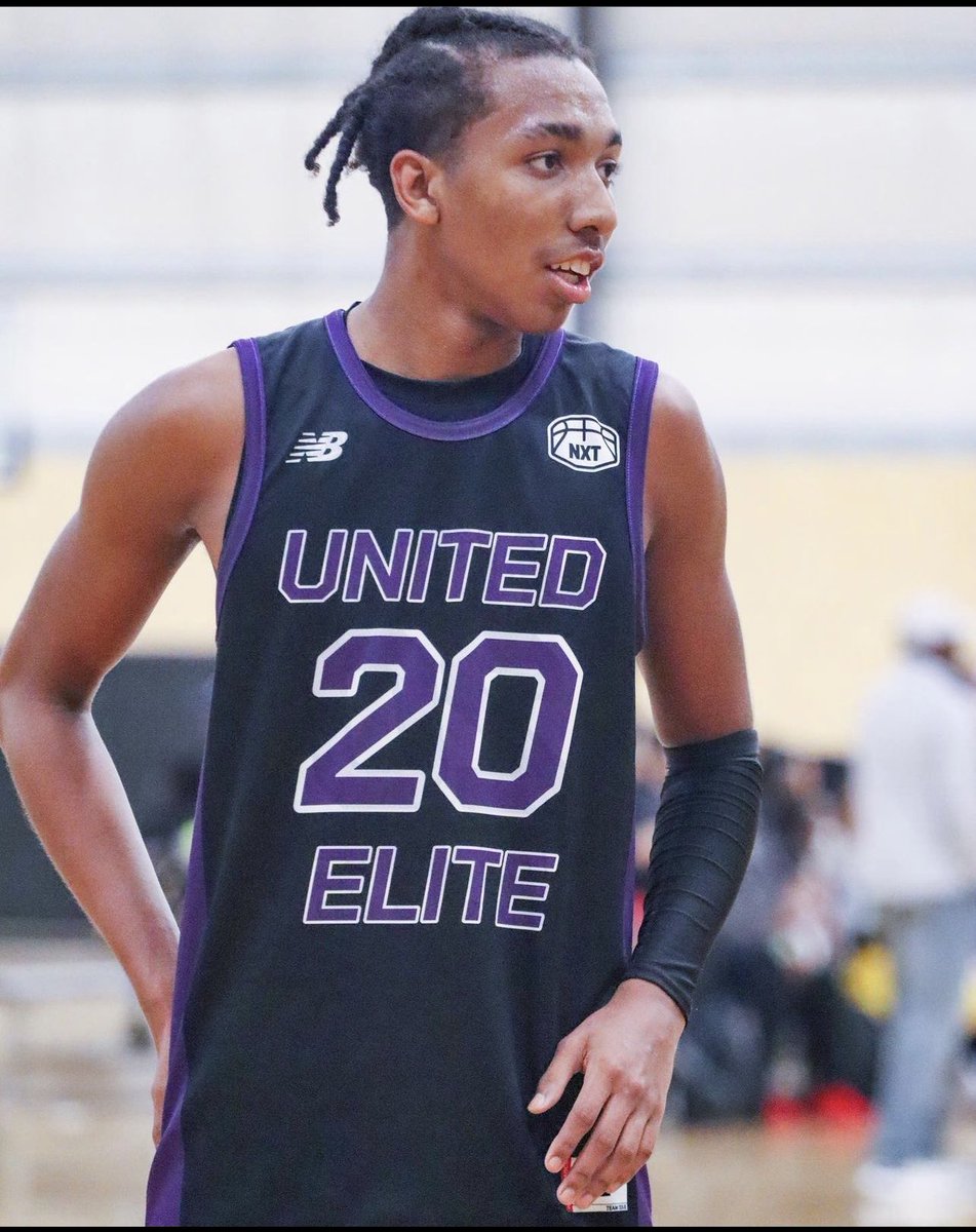 UnitedElite_'s tweet photo. #20 @DavaughnHueitt with 37points in our second game of @PRO16League session 7 in Fayetteville Arkansas! 6’8 monster has been handling business all spring! College coaches be on the lookout! 16u finish 3-1. 1st place in their pool. https://t.co/i21RWYwXxI