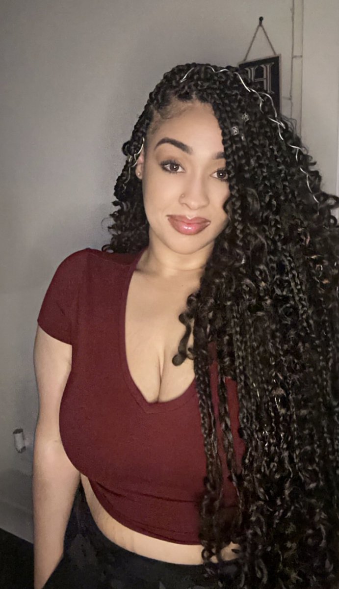 mmathis13's tweet photo. It’s my birthday 🥰 heyyyyy 31 🖤 https://t.co/4NbIAi0gFm