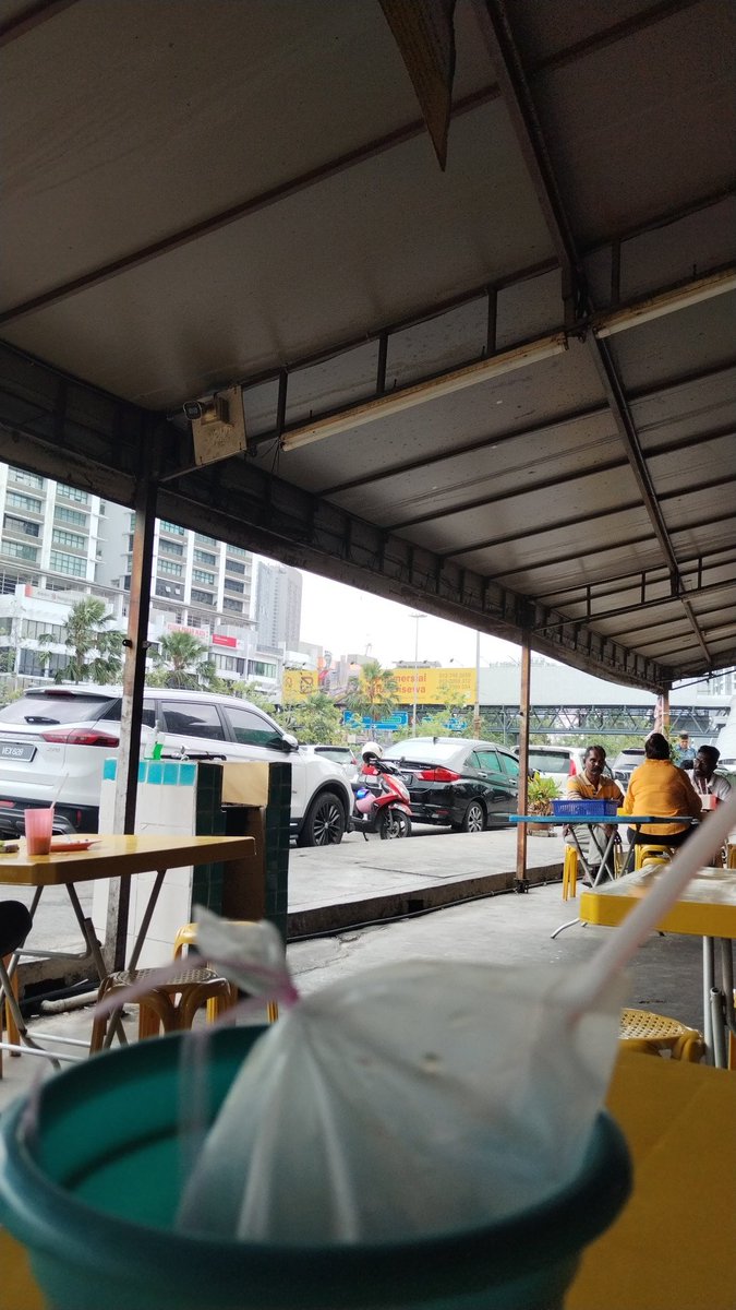 JsonLow0809's tweet photo. 1hour breaktime is luxury https://t.co/jlzRyZ7FaD