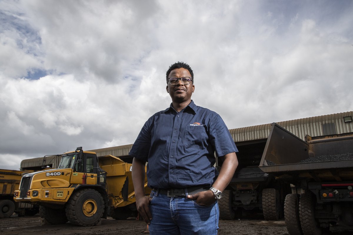 20-years of experience in the coal mining industry have turned #khanyecolliery Engineering Manager Tshepo Mokwele into a Mentorship Master for young people in the sector. Get the story in #TheMaroonPost: canyoncoal.com/the-maroon-pos…