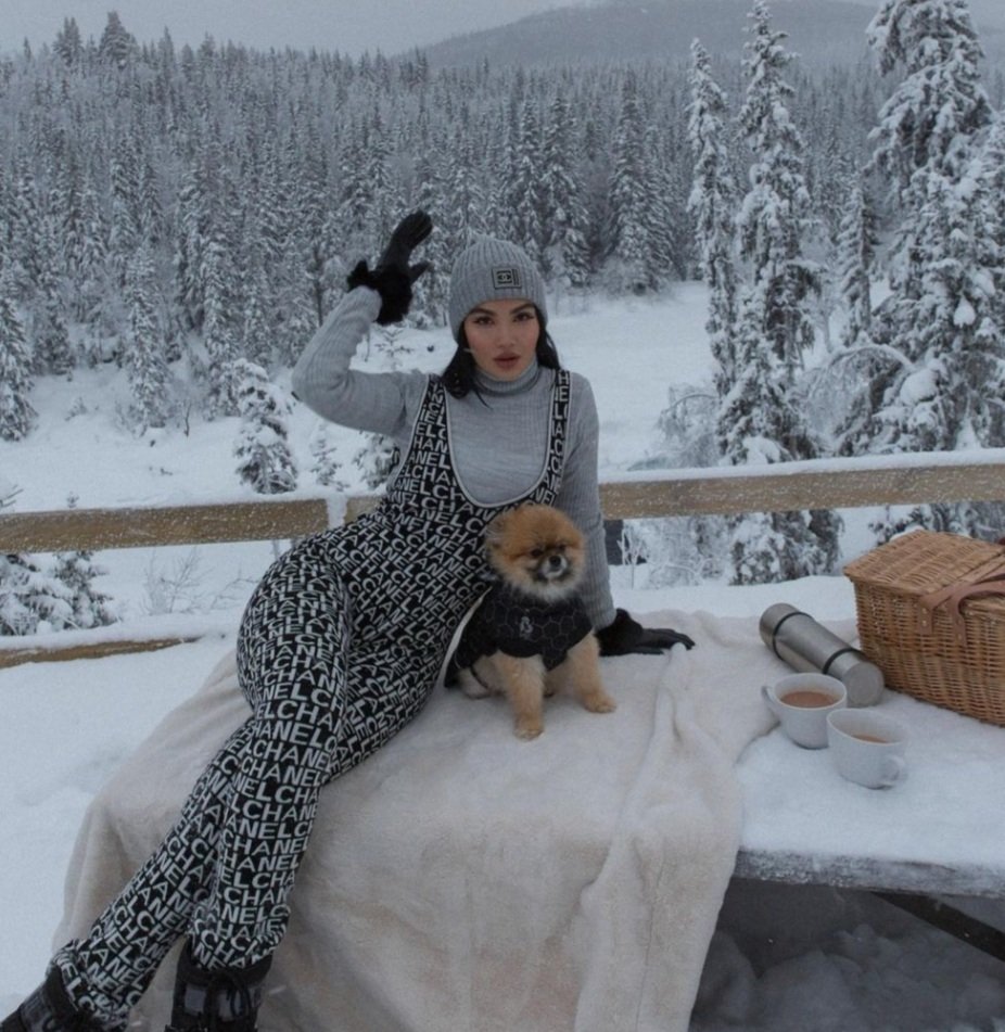 𝐏𝐎𝐕: “então... você namora aquela tal de Liz Castro”