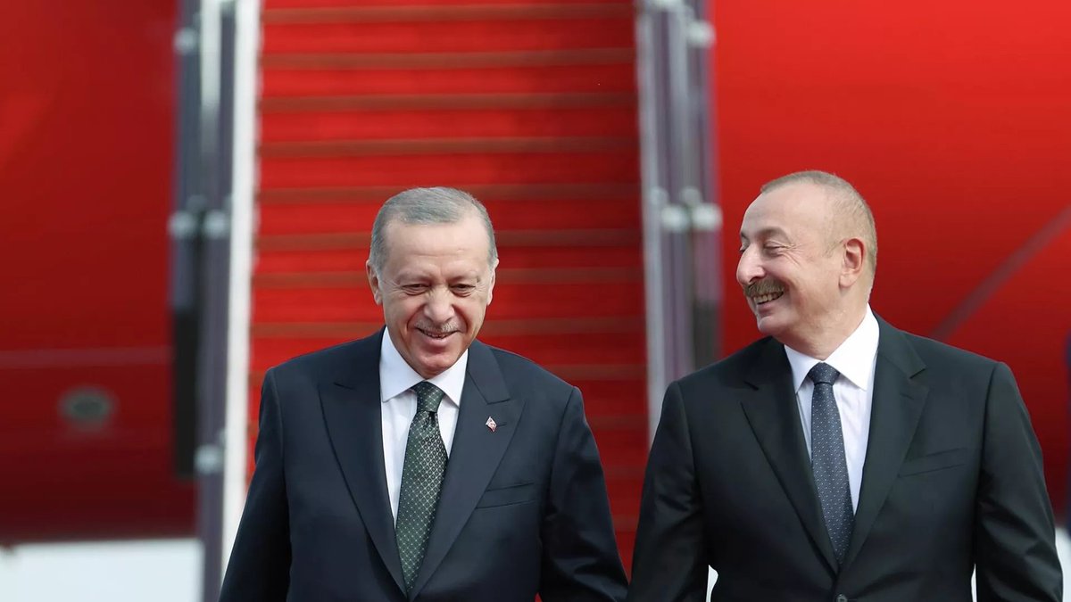 sputnik_TR's tweet photo. İlham Aliyev, Cumhurbaşkanı Erdoğan'ı kutladı

https://t.co/BDNvcprrbG https://t.co/zCOc4PzsJG