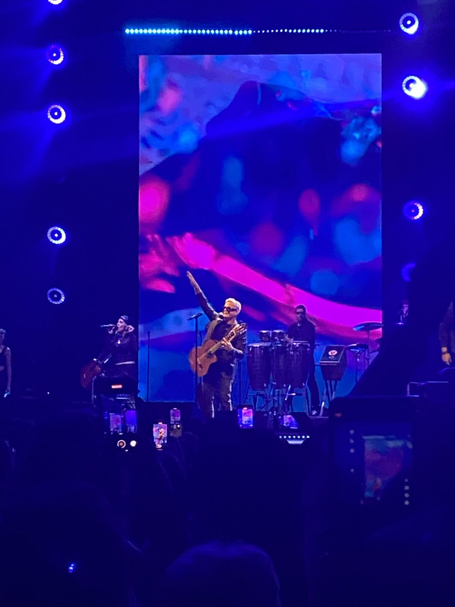 zFerchu's tweet photo. Me voy a dormir 😍.
Tremendo show de @AlejandroSanz  
G R A C I A S ♥️ https://t.co/CeU5rPv27K