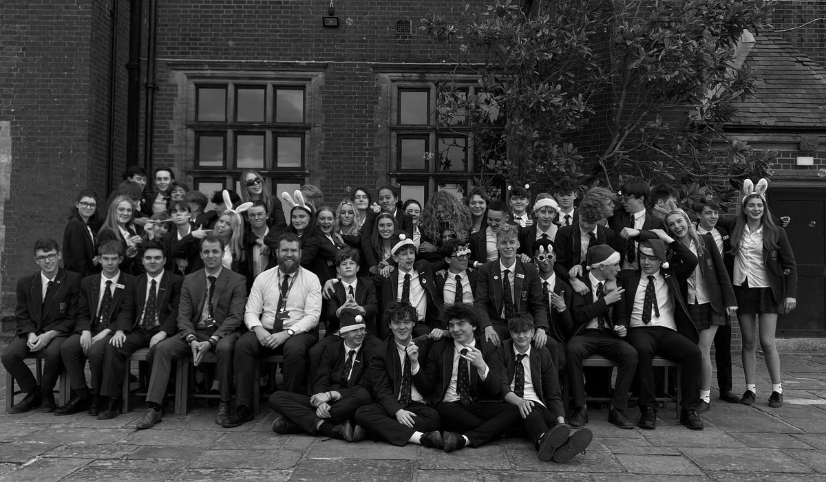 Please join us in wishing #Yr11 pupils all the best today, &amp; over coming weeks, as they begin their #GCSEs
#EveryChildKnownAndValued #Ditcham #Classof2023 <a href="/isaschools/">The Independent Schools Association (ISA)</a> <a href="/PeefPulse/">Petersfield Pulse</a> <a href="/shineradio/">Petersfield's Shine Radio</a>