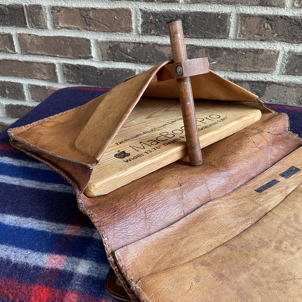 Real_Reederang's tweet photo. HANDMADE VINTAGE 1970s PYTHON SNAKE SKIN LEATHER MACBOOK BRIEFCASE BAG

https://t.co/K7B2E68Xjm

#Reederang #Vintage #1970s #Python #Briefcase #LaptopCase #Beautiful  #VintageBriefcase #VintageBackpack #MacBook  #python  #DistressedLeather  #Handmade  #artisanmade #madeinusa https://t.co/wHn3dplyhX