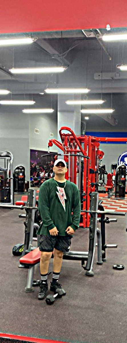 Dylanchava19's tweet photo. #buildingmybody... 😎 https://t.co/pHDrUPJuO6