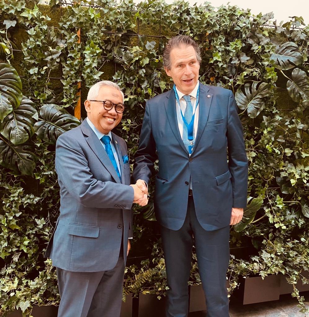 WiegandEU's tweet photo. Excellent exchange w/ Sec. Gen. of Indian Ocean Rim Association @IORAOfficial Salman Al Farisi about potential new areas for cooperation, should the EU become official Dialogue Partner of IORA #oceangovernance #maritimesecurity #climatechange #biodiversity #plasticpollution #IORA https://t.co/cgu4l2zKy8
