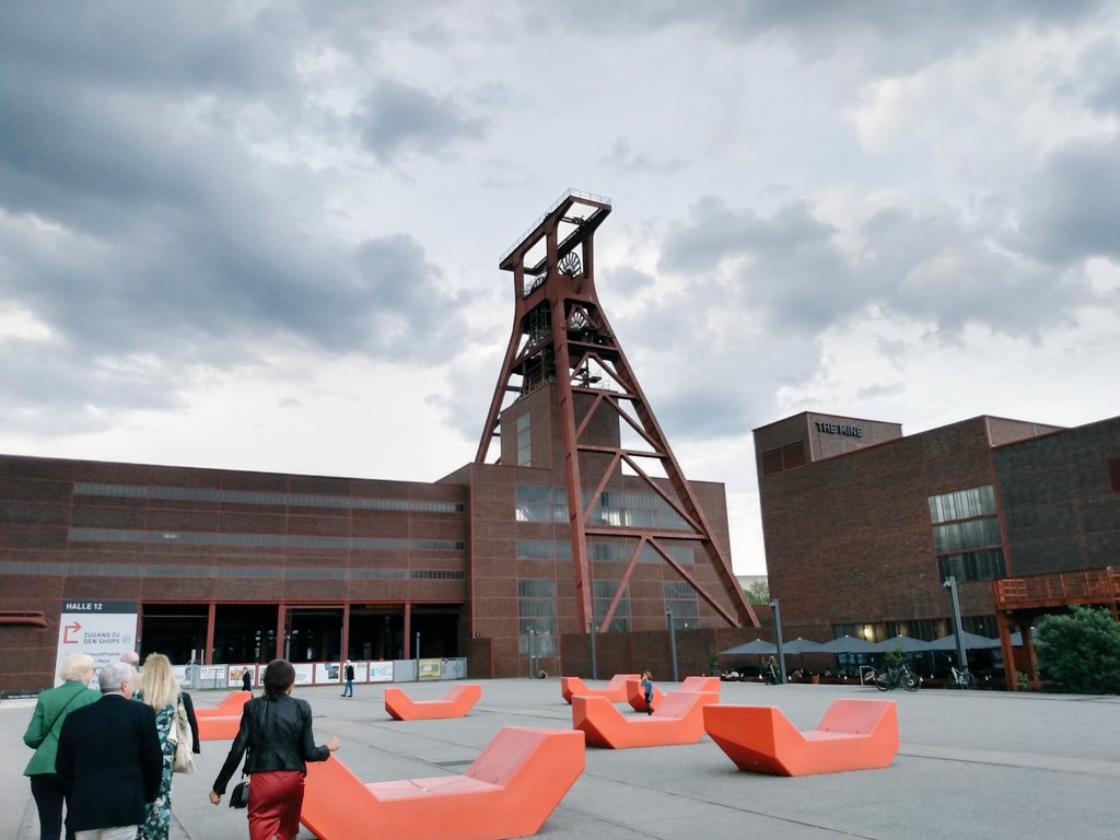 Gestern Berlin, heute Essen.
Wieder mit <a href="/AnkePielsticker/">Dr. Anke Pielsticker</a> und <a href="/G_Hentschel/">Gebhard Hentschel</a> 
Heute Vertreterversammlung der <a href="/kbv4u/">Kassenärztliche Bundesvereinigung (KBV)</a> 
Wichtiges Thema: #Weiterbildung in ärztlichen und psychotherapeutischen Praxen.