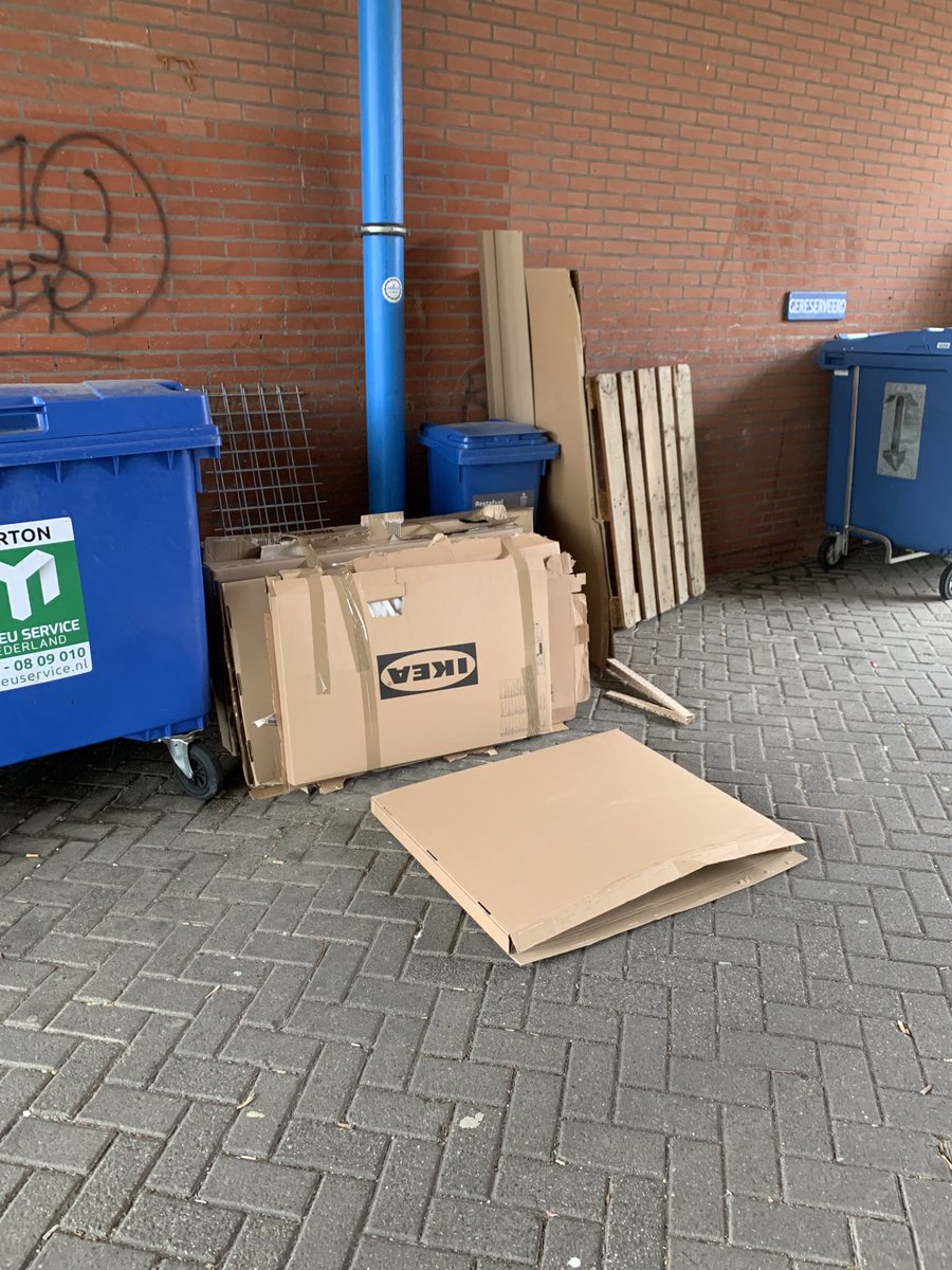 ⁦@Handhavers_HLMR⁩ ⁦<a href="/meerlanden/">Meerlanden</a>⁩ Lang geleden dat het zo’n bende was, maken jullie het weer netjes? Dank!
