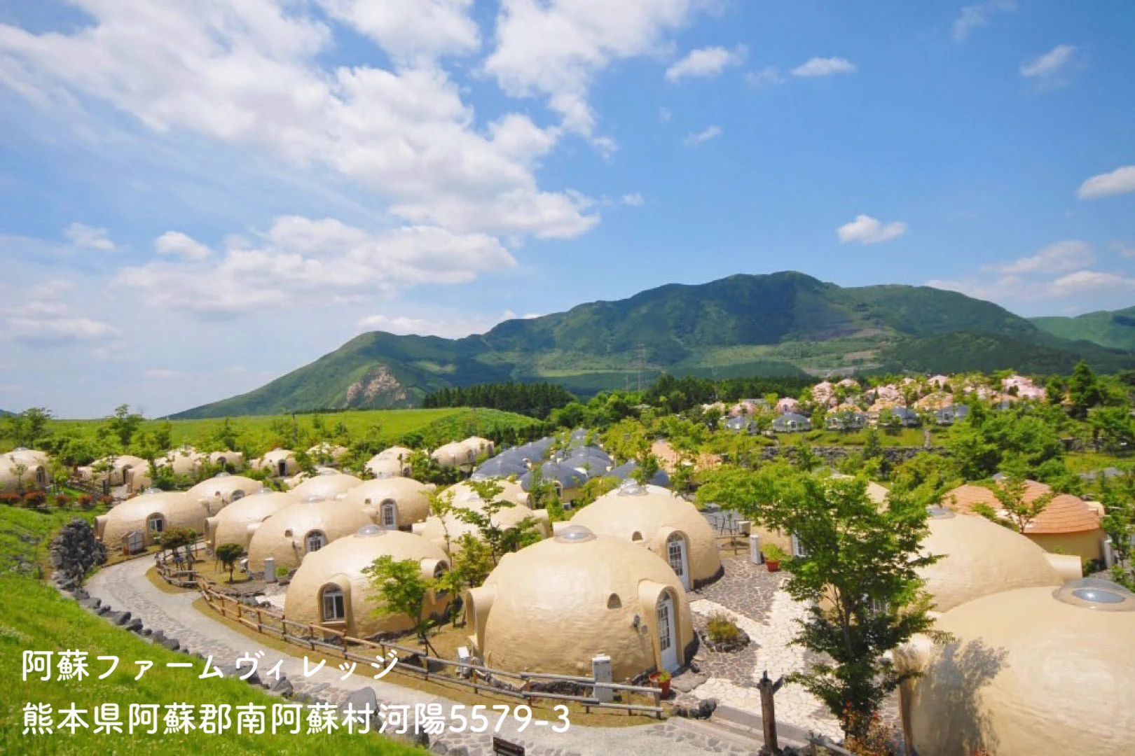 ほんとうにあったんだ！とってもかわいい「ちいかわの家」が各地に！