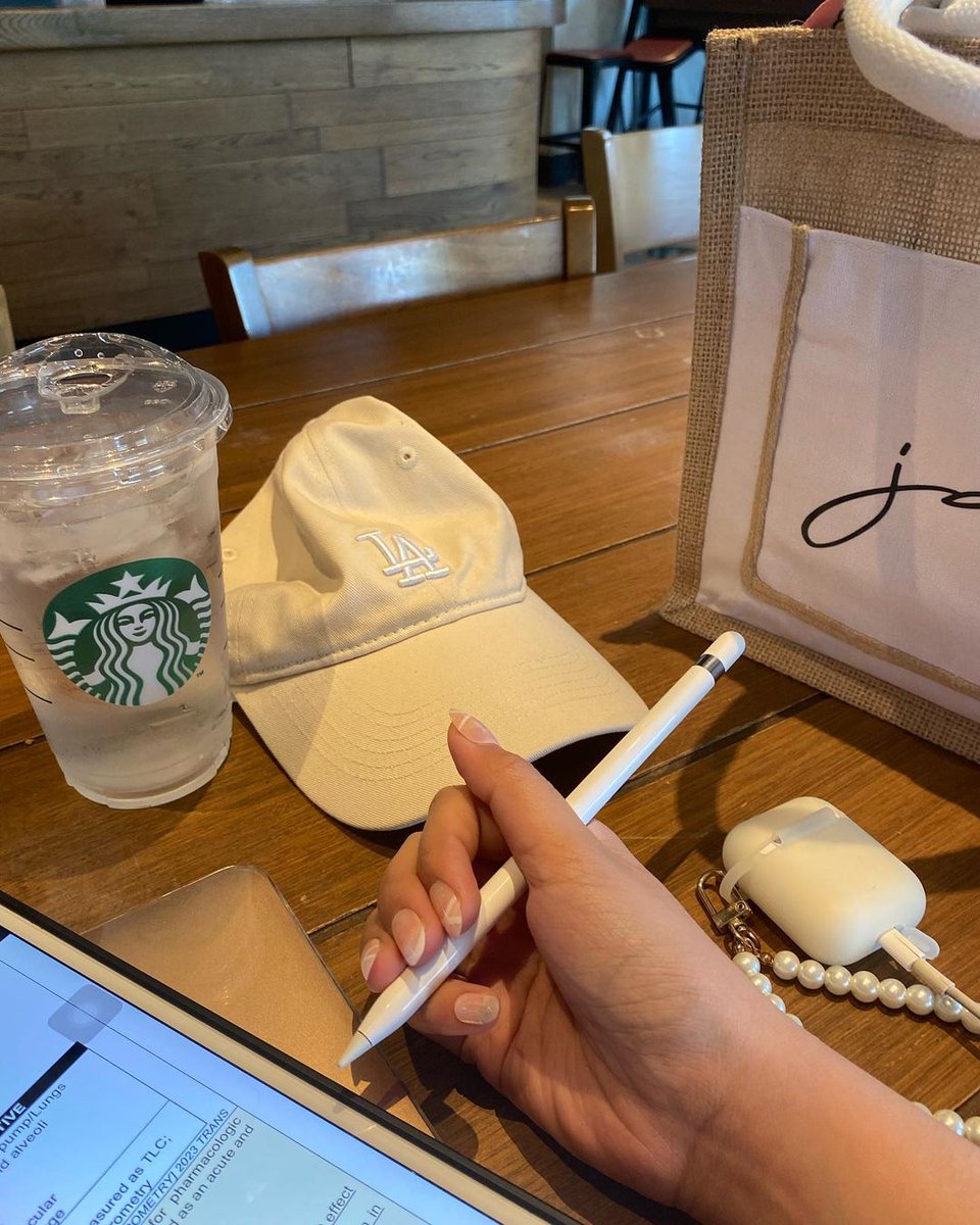 Emily Smith (@zavhiaa) on Twitter photo 