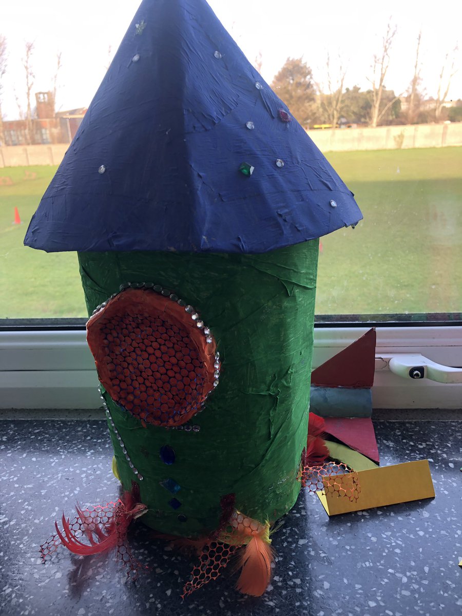 STEMstbrendans's tweet photo. Space Engineering Design &amp; make rockets 4th class @4StBrendans https://t.co/2bCLHuMSIK
