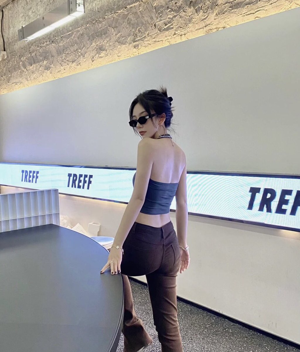 ava_diggs63605's tweet image. A suntanned day