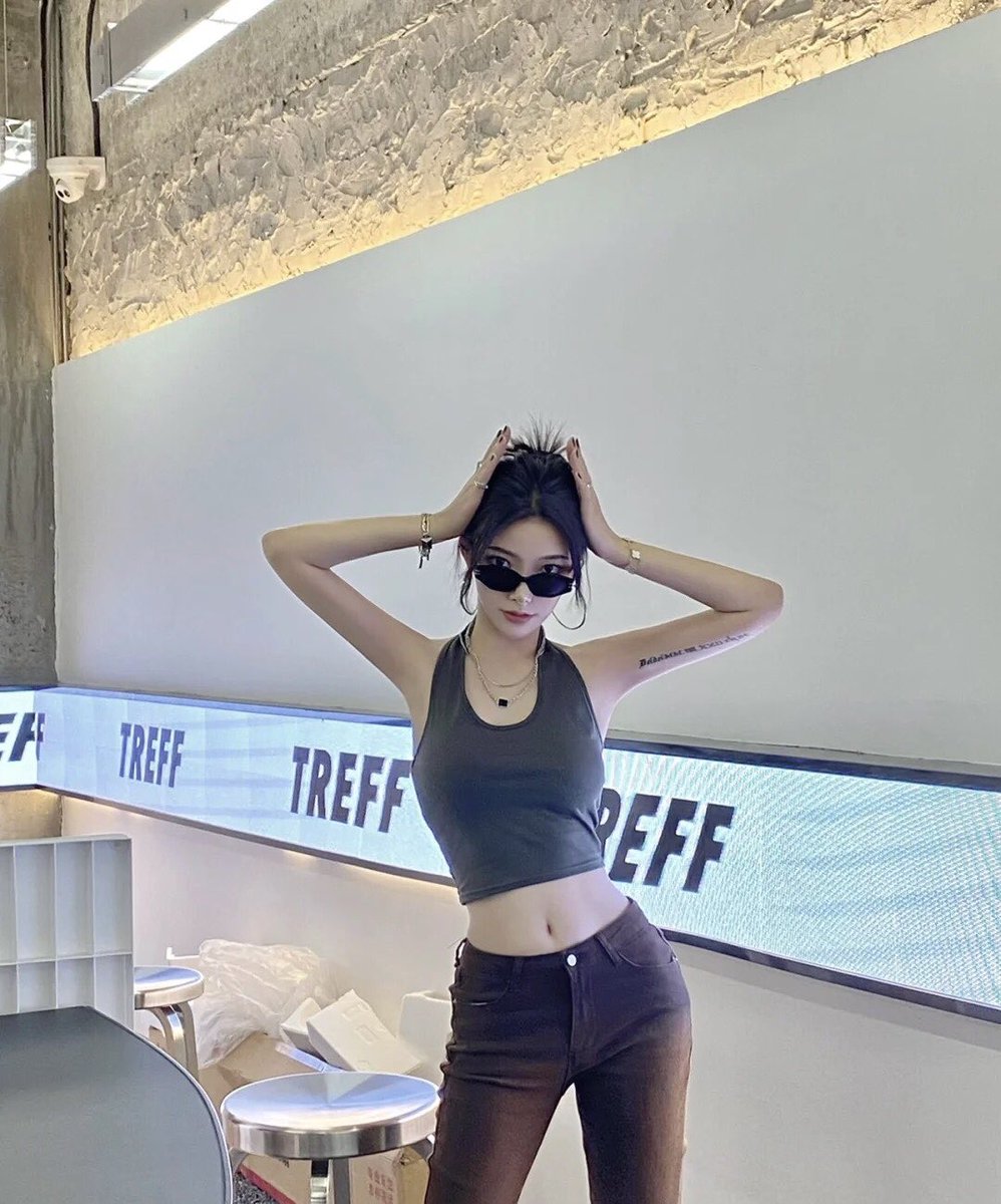 ava_diggs63605's tweet image. A suntanned day