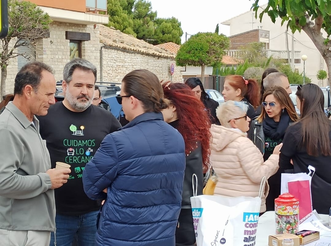 Bonita mañana charlando con los vecinos y vecinas, compartiendo ideas y propuestas. Tenemos muchas cosas que contarte, en nuestro programa, que seguro que te van a gustar.
#iulamuela #LaMuela #eleccionesmunicipales2023  #quenoteborrenlasonrisa #CuidamosLoCercano