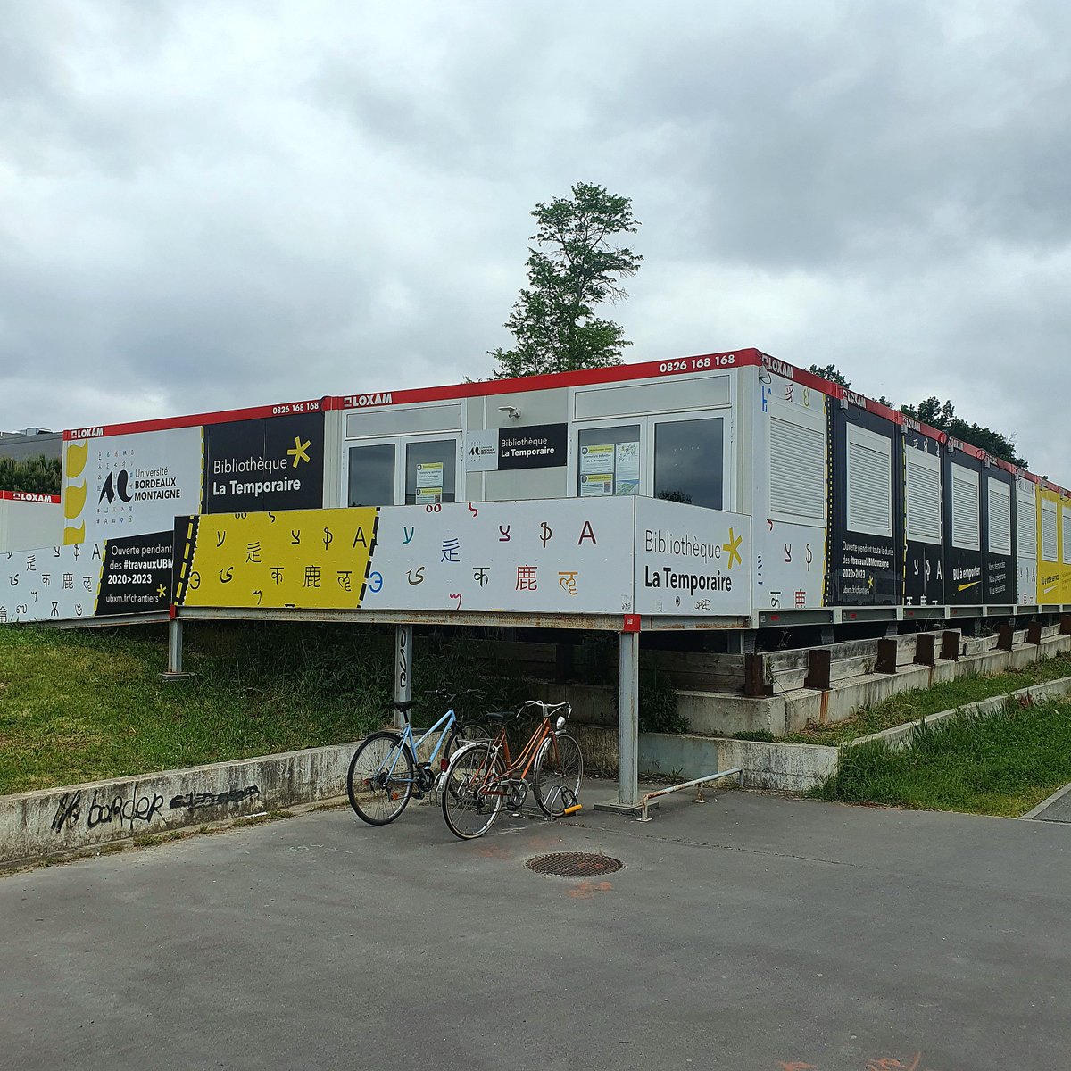 BUBMontaigne's tweet photo. 🥹 Adieu #LaTemporaire, tu auras été d'une aide précieuse pour nous permettre d'assurer la continuité des services documentaires depuis 2020 et le début des #travauxUBMontaigne🏗️ ! cc @UBMontaigne https://t.co/Q2pQl8aBvm