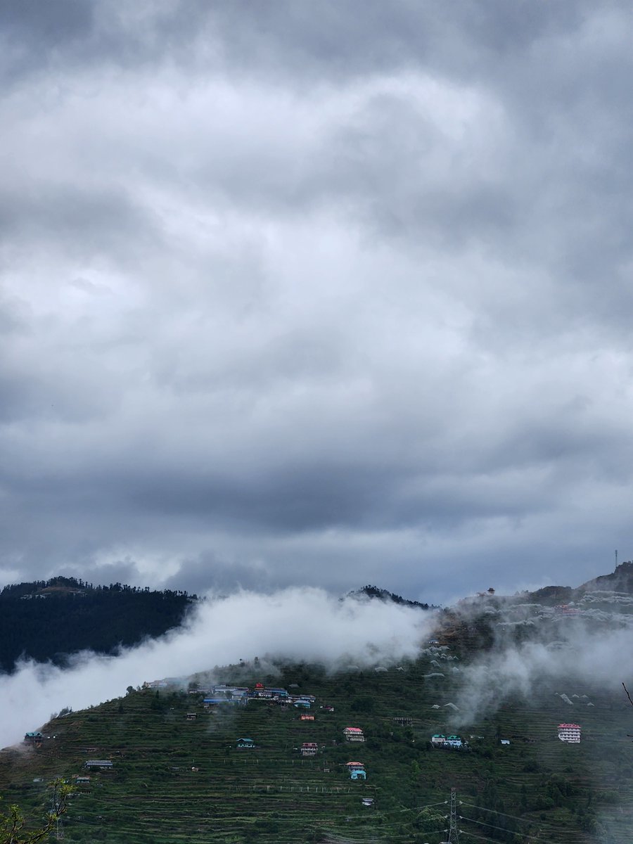 📸
#kotkhai #fog #nature #himachal #hills #clouds