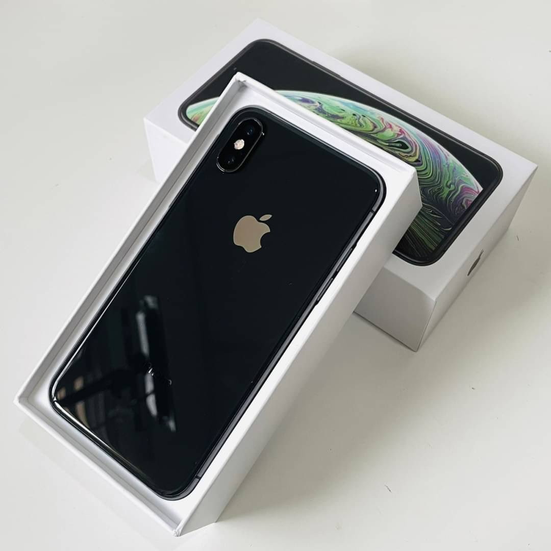 APPLEROSESTU's tweet photo. iPhone XS (64GB) มือสอง แท้ศูนย์
‼️ ราคา 10,400฿ จัดส่งฟรี ‼️

📌 อุปกรณ์ ชุดชาร์จ หูฟัง 

— เครื่องสภาพดี98% ใช้งานปกติทุกอย่าง รีเซ็ตได้ ไม่ติด iCloud ค่ะ 

📍นัดรับ “อิมพีเรียล ลาดพร้าว” มีค่ามัดจำ 200฿ 

#iPhoneXSมือสอง #ไอโฟนXS #ไอโฟนมือสอง #iPhoneมือสอง #ส่งต่อiPhone https://t.co/MyIE4Ulw5f