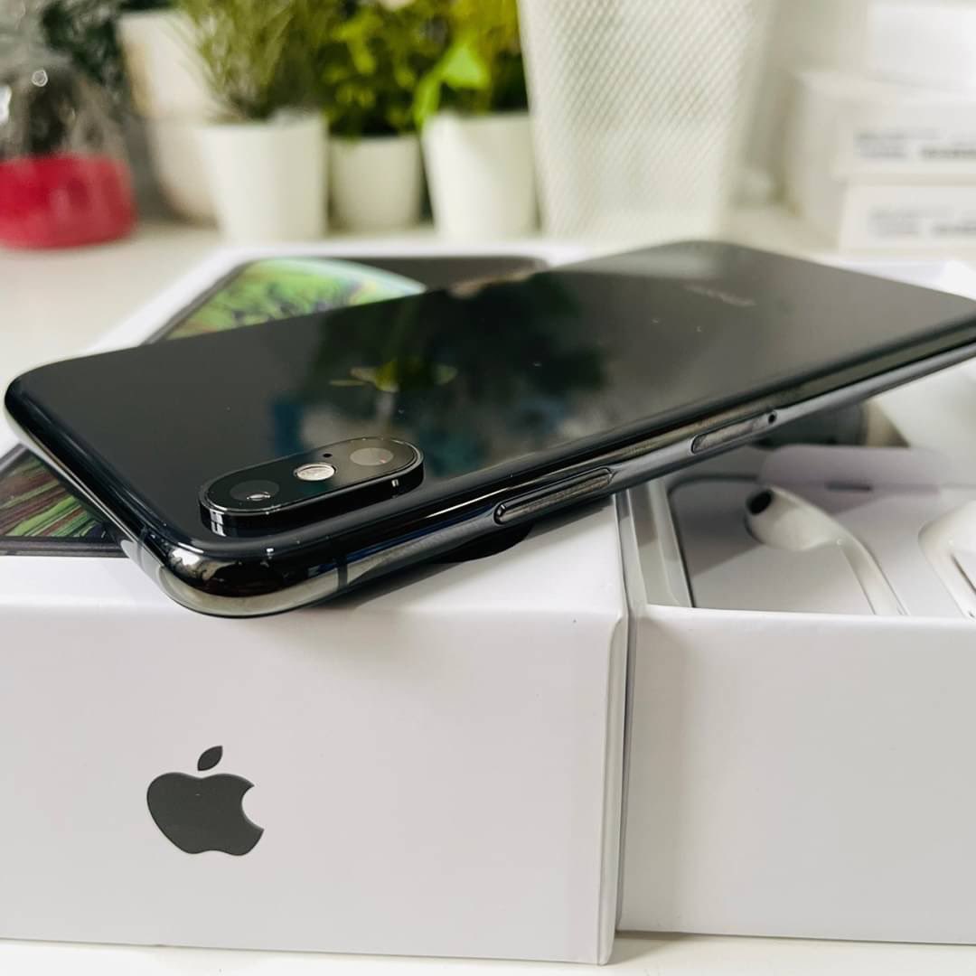 APPLEROSESTU's tweet photo. iPhone XS (64GB) มือสอง แท้ศูนย์
‼️ ราคา 10,400฿ จัดส่งฟรี ‼️

📌 อุปกรณ์ ชุดชาร์จ หูฟัง 

— เครื่องสภาพดี98% ใช้งานปกติทุกอย่าง รีเซ็ตได้ ไม่ติด iCloud ค่ะ 

📍นัดรับ “อิมพีเรียล ลาดพร้าว” มีค่ามัดจำ 200฿ 

#iPhoneXSมือสอง #ไอโฟนXS #ไอโฟนมือสอง #iPhoneมือสอง #ส่งต่อiPhone https://t.co/MyIE4Ulw5f