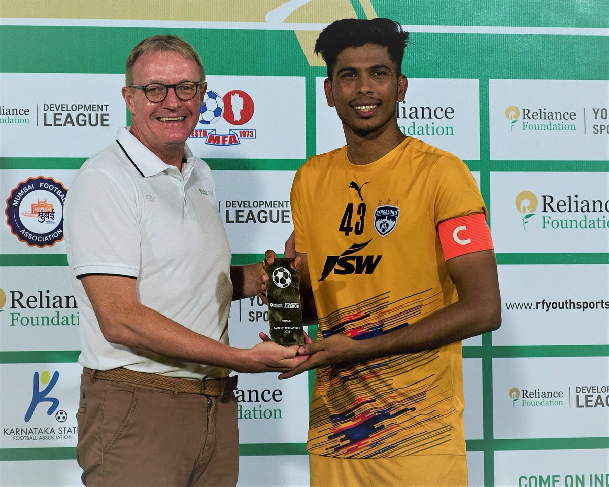 RFYouthSports's tweet photo. Leading from the fฬถrฬถoฬถnฬถtฬถ ๐
@bengalurufc's Sharon put in yet another super performance with the ๐งค that earns him the Man of the Match ๐ in #RFDLNationalChampionship Final โฝ
@ril_foundation | #RelianceFoundationDevelopmentLeague #RFDL #RFSports #LetsPlay #BFCSDFC https://t.co/68FZGcsHGU