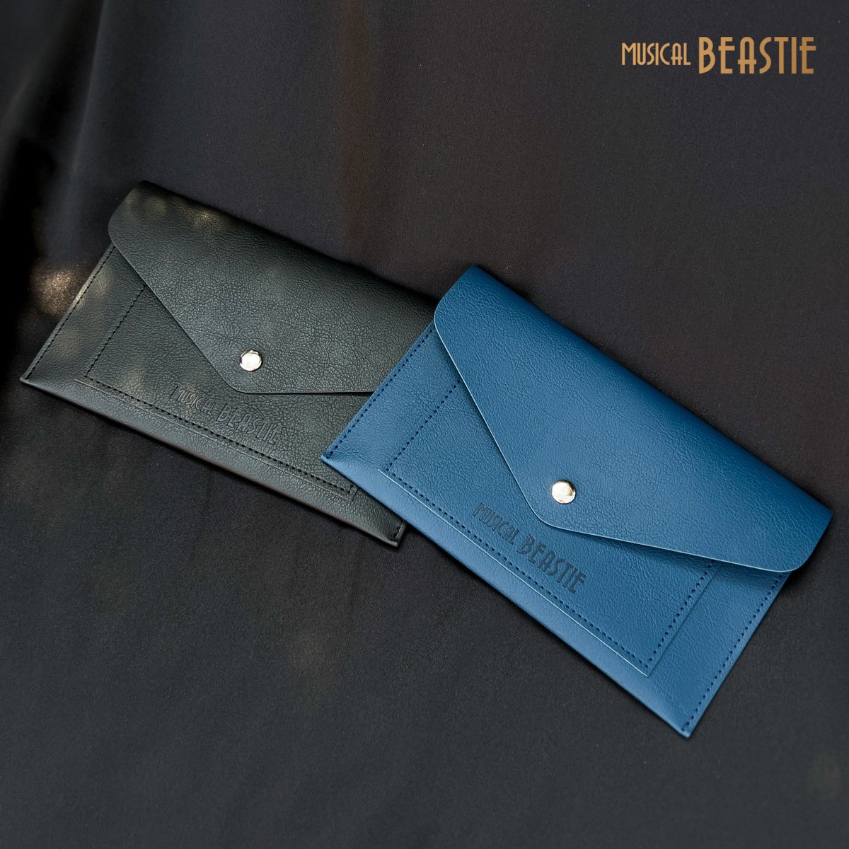 𝟐𝟎𝟐𝟑 𝐌𝐮𝐬𝐢𝐜𝐚𝐥 𝐁𝐞𝐚𝐬𝐭𝐢𝐞
✶ MD 판매 안내 ✶

🎫 티켓 파우치 (블랙, 네이버)
10,000원

* 현금 및 카드 결제 모두 가능합니다.
* 비닐봉투는 100원으로 유상판매됩니다. 
* 상품별 재고가 상이하여, 일부 품목은 조기 소진될 수 있습니다.

2023.05.16 - 08.13
링크아트센터 페이코홀