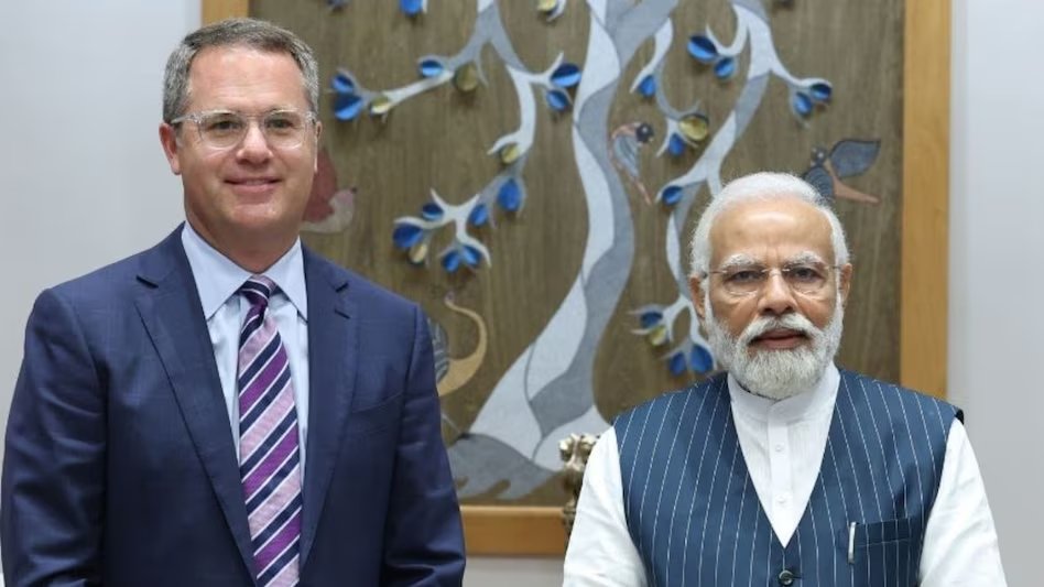 advmuso4writing's tweet photo. WALMART CEO MEETS INDIAN PM 
#WalmartCEO #DougMcMillon met the #IndianPM. On Twitter,#PMModi wrote, “The meeting with #DougMcMillon #CEO of @Walmart,was a fruitful one.We had discussions on different subjects.Happy to see India emerge as an attractive destination for investment." https://t.co/a9QETw2ah5