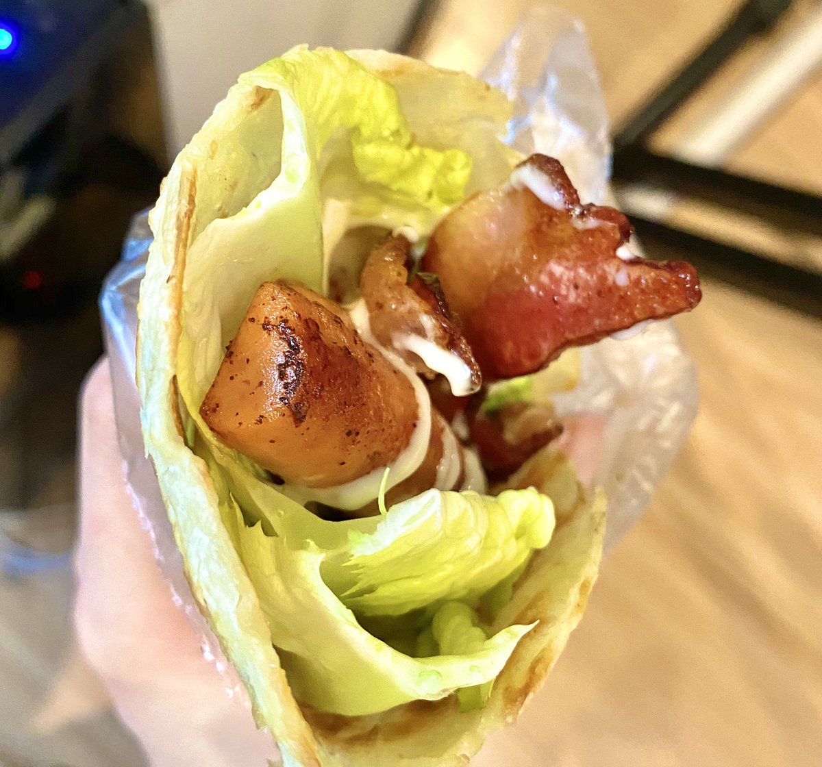 P1あなたは逮捕されました抵抗はやめてください😆
P2自分作ったの“手抓饼”というものです🌯美味しいわーーーー

あとは、今週！新しい曲を投稿します，楽しみですね❣️