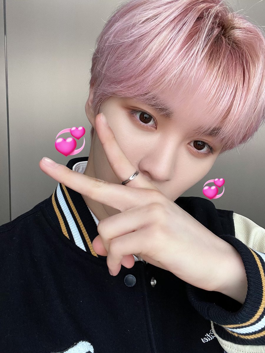 🔓아 조민우 프롬 프사랑 배사 민첩하게 설정해 둔 거 왜 이리 귀엽지.. 

민우야 기특해요 😙🎶