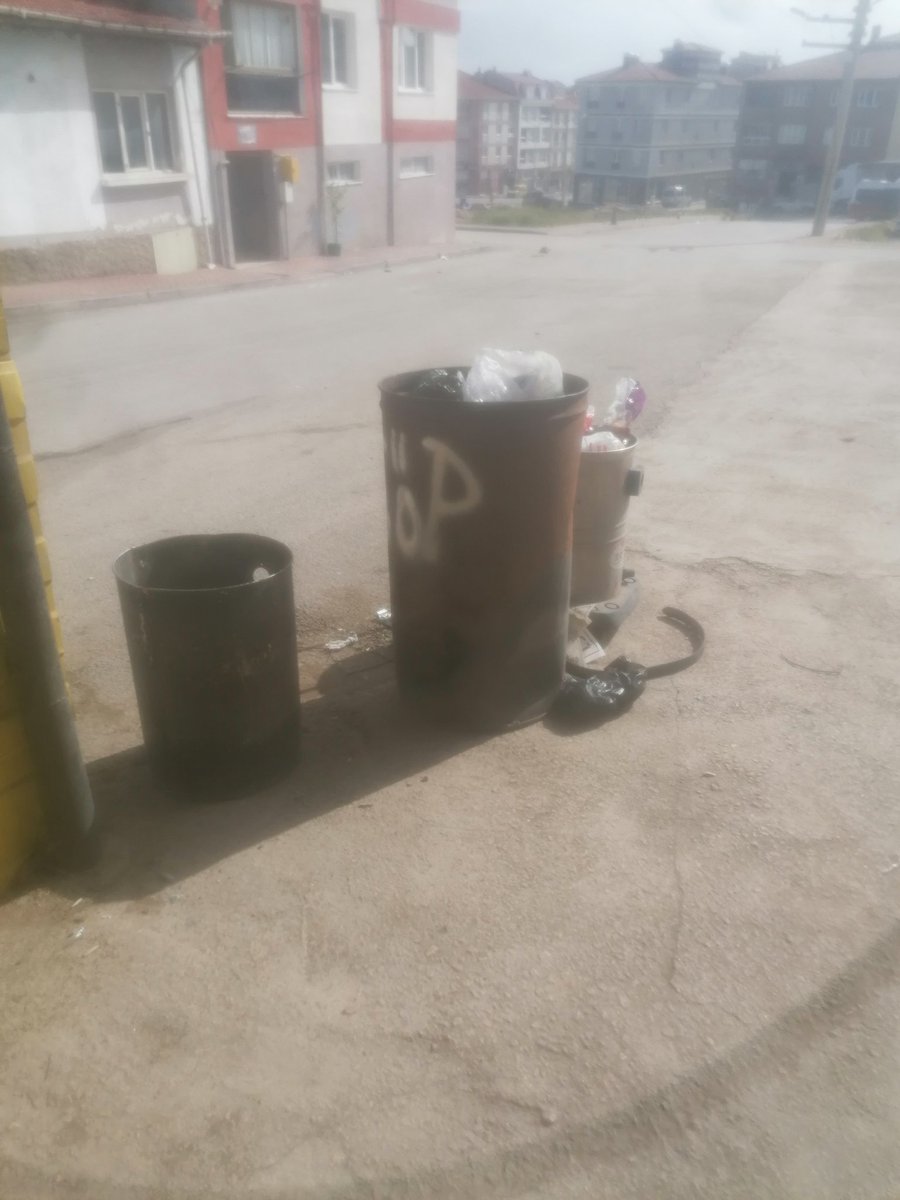 Erenköye bakan temizlik işçisi arkadaşların size sanırım garizleri var şu hareket vişnelikte olsa me olurdu ve hergün tekrarlansa <a href="/CHPKAZIMKURT/">Kazım KURT</a> <a href="/odunpazari/">Odunpazarı Belediyesi</a>