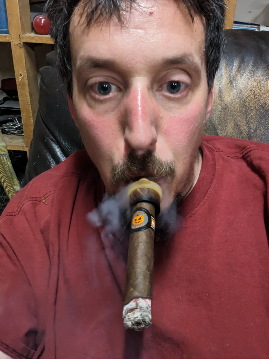 numbroneson's tweet photo. To close out the night @TatuajeCigars #pumpkin https://t.co/FaaNBOgkTY