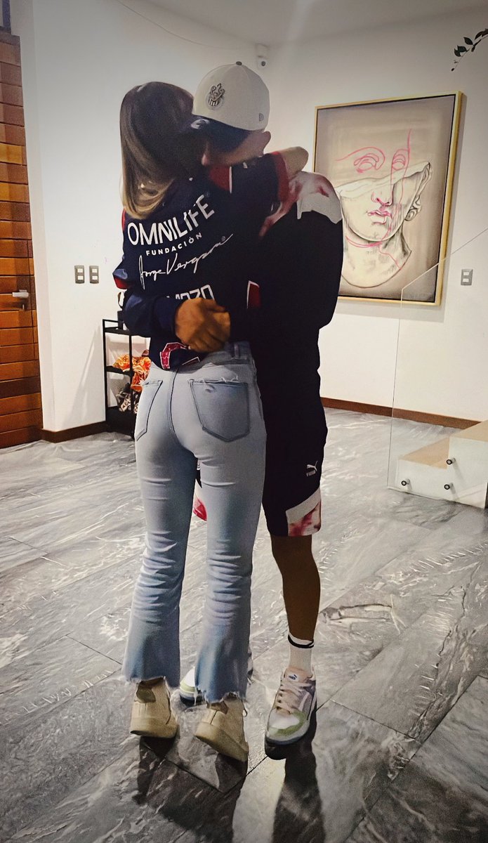 mësërō on Twitter: "Hola, Ximena, te puedo mamar la panocha para ver a qué le sabe la verga a