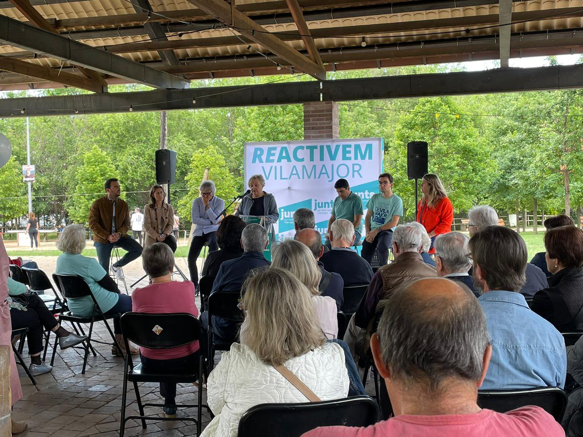 bparera's tweet photo. 🗳️ Ahir, després de molts mesos treballant-hi vam poder explicar el projecte de @juntspersav per #ReactivarVilamajor, també vam presentar un equip a punt per a tot.

👉 REACTIVEM VILAMAJOR, gira al voltant de dos conceptes clau: PLANIFICAR i ACTITUD DEL SI!

#reACTIVEMVILAMAJOR https://t.co/MRZS5h0jx7