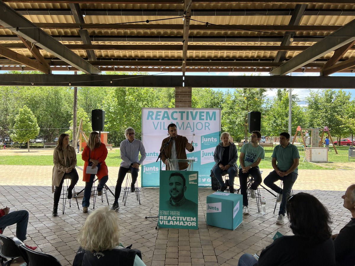 bparera's tweet photo. 🗳️ Ahir, després de molts mesos treballant-hi vam poder explicar el projecte de @juntspersav per #ReactivarVilamajor, també vam presentar un equip a punt per a tot.

👉 REACTIVEM VILAMAJOR, gira al voltant de dos conceptes clau: PLANIFICAR i ACTITUD DEL SI!

#reACTIVEMVILAMAJOR https://t.co/MRZS5h0jx7