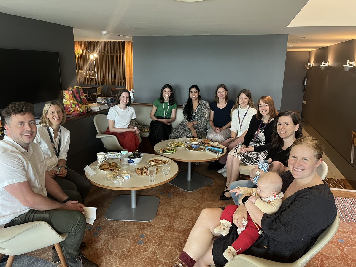 So proud of our expanding @IGM_group family 💜
#FutureGeneticCounsellors
#WomenInSTEMM 
@TatYanes4 @WallingfordC46 @elliemaas1 @vaish_1 @tenielleGC @JenBerkman1 @EmilyDebortoli @sanitysideup 
@UQMedicine @TRI_info