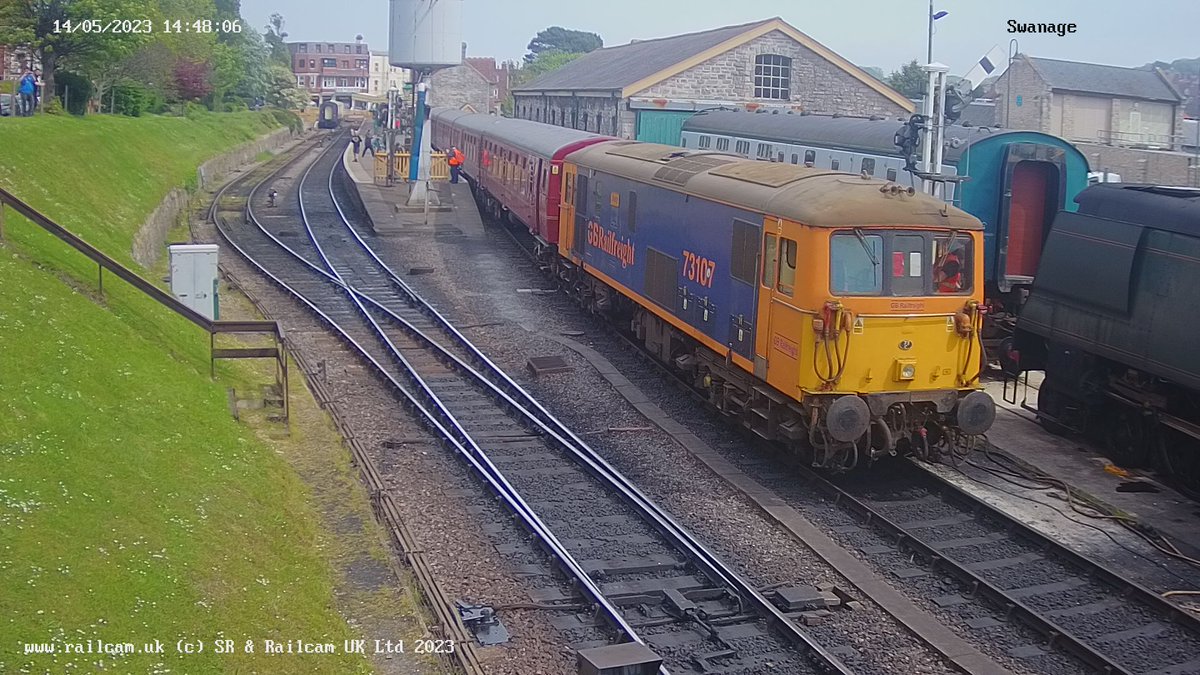railcamlive's tweet image. @SwanRailway #Class14 #Class33 #Class40 #Class45 #Class47 #Class50 #Class73 #CorfeCastle #Swanage
(2/2)